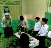 Soekarwo-Gus Ipul Kantongi Restu Kyai Langitan
